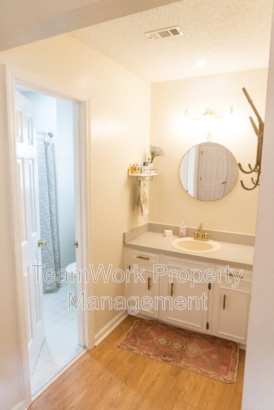 Building Photo - 827 Harbor Pl Dr