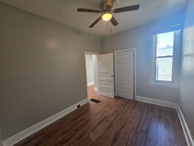 Building Photo - 2435 N 25th St