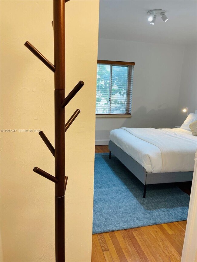 Building Photo - 8036 Harding Ave