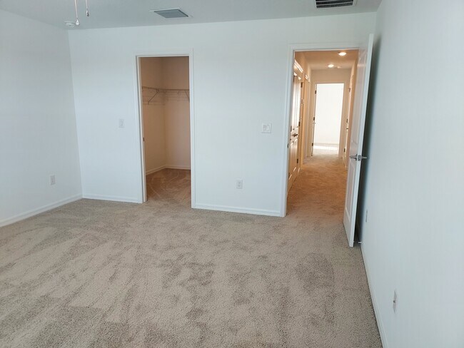 Building Photo - 2403 Paravane Wy