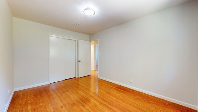 Building Photo - 3 Bedroom Home Available in East Richmond ...