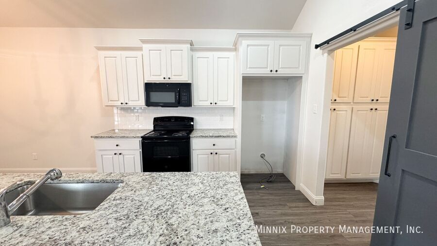 Building Photo - 2009 102nd St