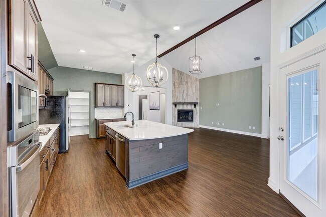 Building Photo - 804 Beautyberry Ln