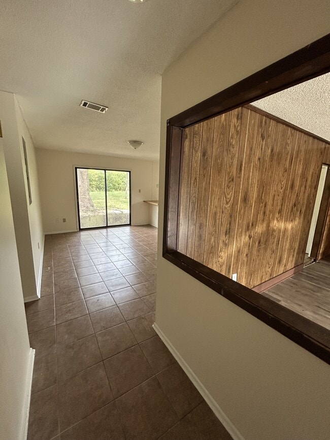 Building Photo - 1308 Wendy Linda Dr