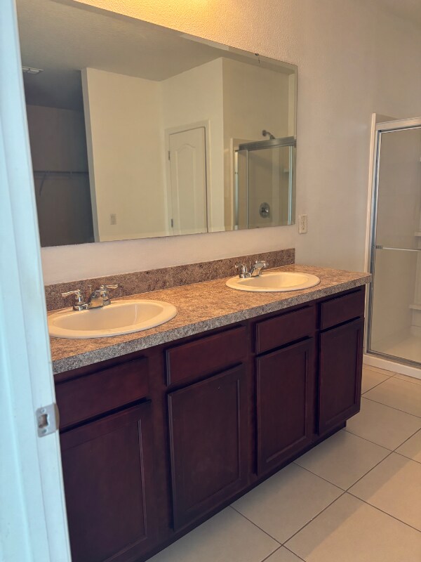 Building Photo - 136 Tray Cir