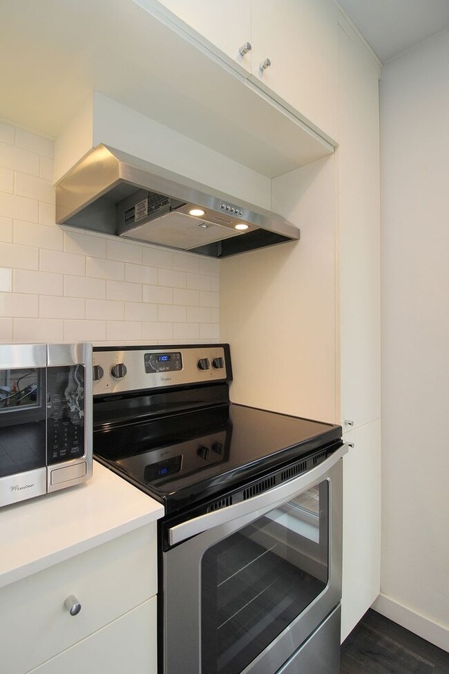 Building Photo - 1480 N Jarrett St