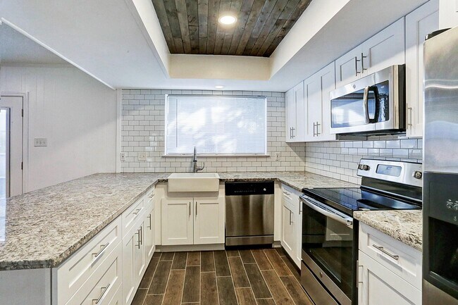 Building Photo - 10458 Hammerly Blvd