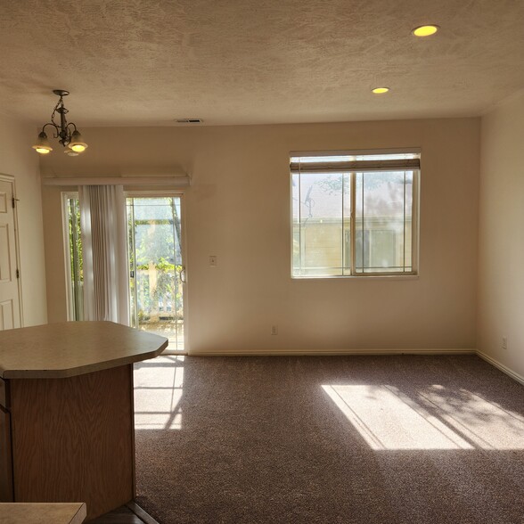 Building Photo - 129 Bamberger Rd