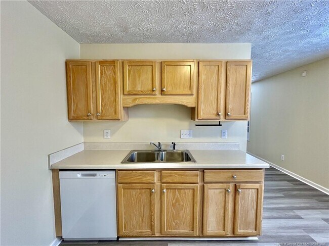 Building Photo - 3721 Betts Dr