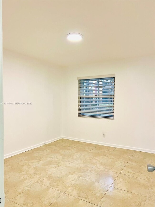 Building Photo - 13455 SW 9th Ct