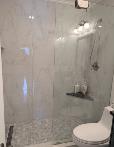 Building Photo - 47 Eton Ct