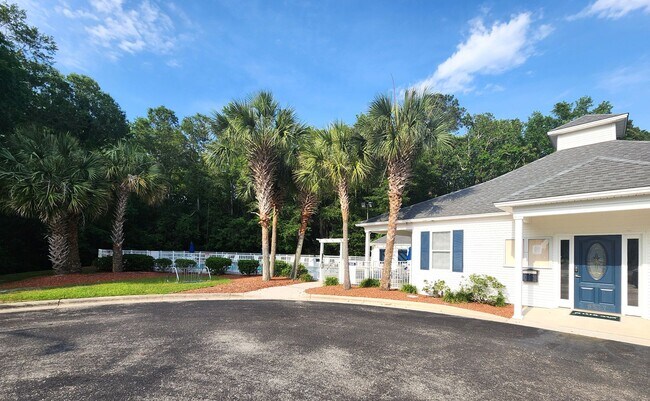 Building Photo - ~ THE ARBORS @ WESTGATE ~