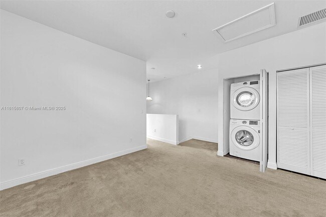 Building Photo - 908 SW 147th Ave