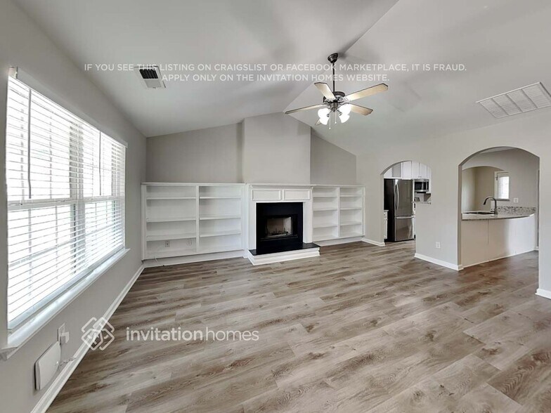 Building Photo - 5000 Buckeye Pl