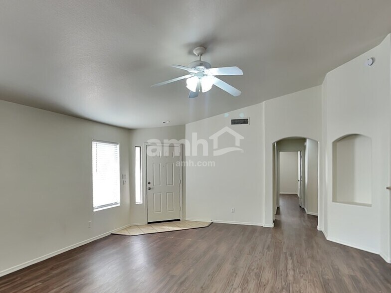 Building Photo - 10845 E Wier Ave