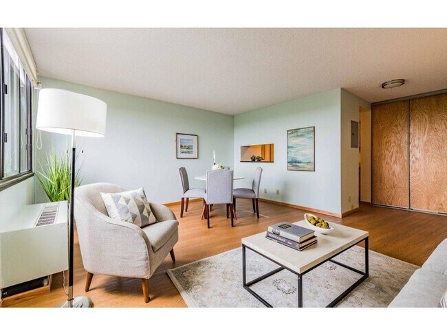 Building Photo - Spacious one-bedroom, one-bath condo in a fantastic St. Paul location!