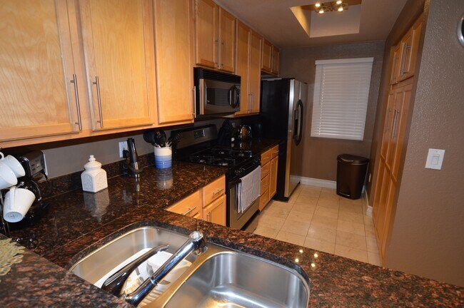 Building Photo - Meridian FURNISHED 2 BDR /2 BATH Luxury Condo - RESORT STYLE LIVING, 1-1/2 Blocks From The Heart ...