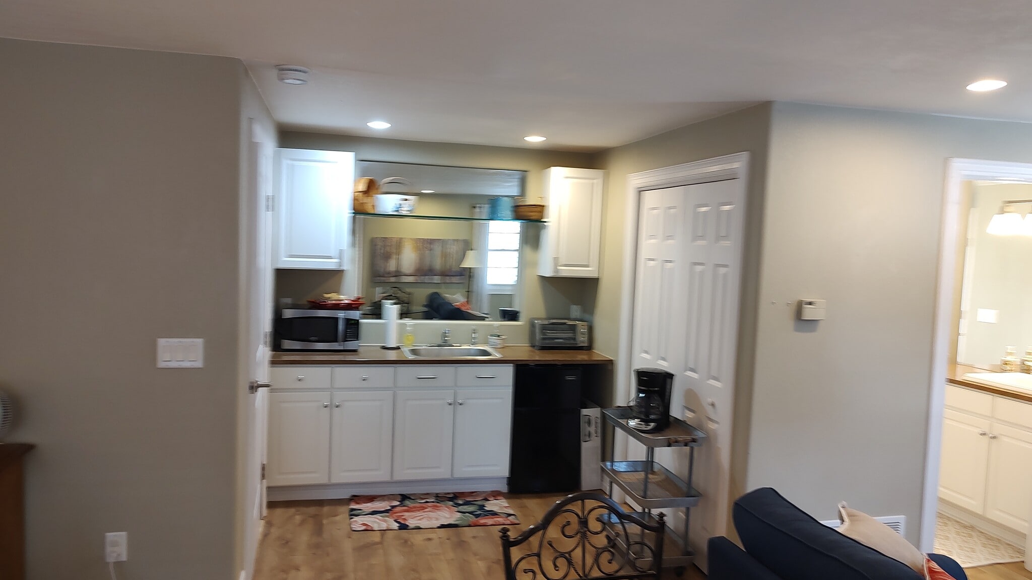 Kitchenette - 2900 Valley Oak Dr