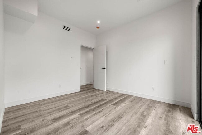 Building Photo - 1290 1/2 South Sherbourne Drive Apt #1920, Los Angeles, CA 90034 - 5 BR 4 BA house