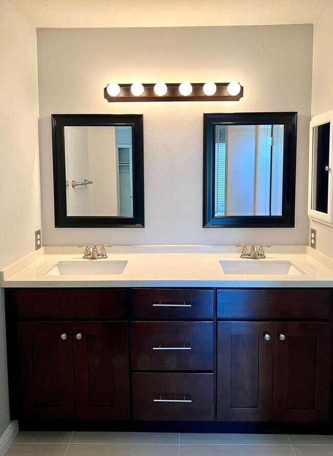 Building Photo - Beautiful 2 Bedroom Home in Windsong
