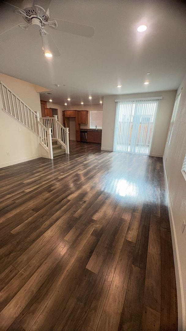 Building Photo - Beautiful spacious 3 bedroom 2/5 bathroom home.