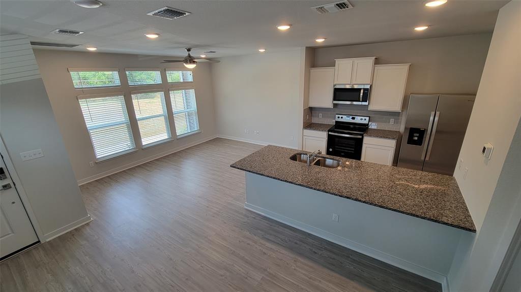 Building Photo - 605 W South St