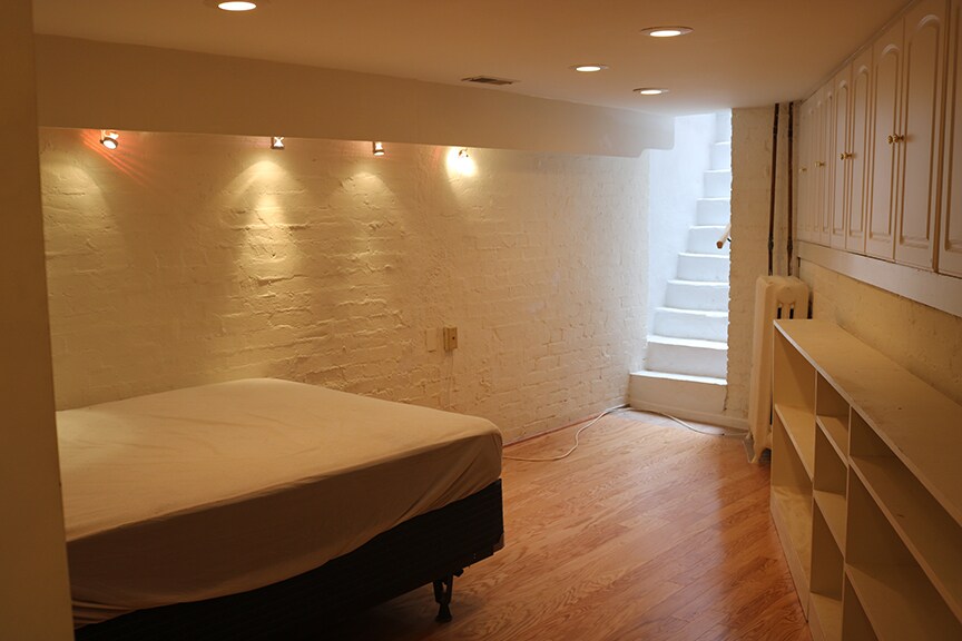 Bedroom with skylight over staircase to outdoors - 3118 1/2 Dumbarton St NW