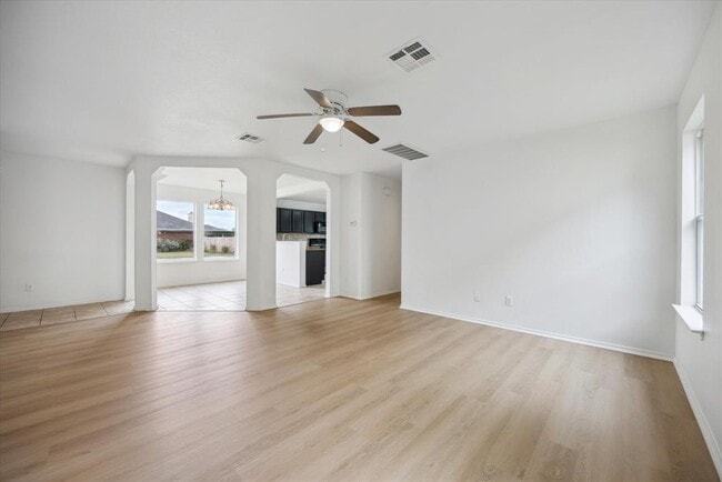 Building Photo - 210 Waterlily Way