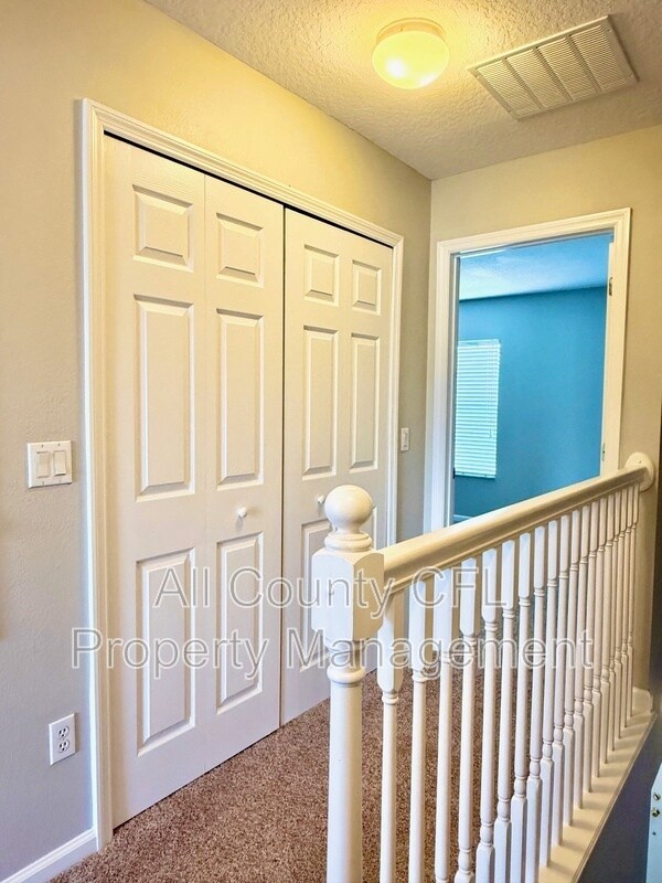 Building Photo - 16752 Cedar Crest Dr