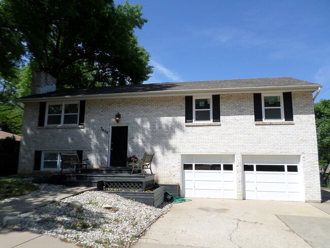 Primary Photo - SHORT TERM LEASE ONLY
