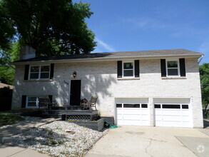 Building Photo - Your home on the west side of Manhattan KS