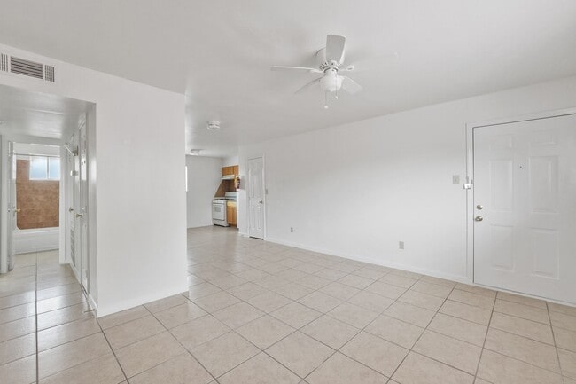 Building Photo - La Paloma Village Apartments