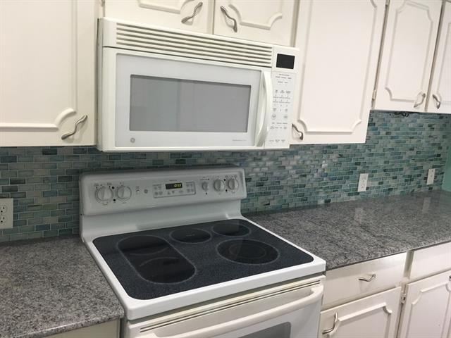 Building Photo - 4312 Bellaire Dr S