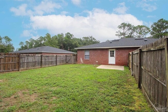 Building Photo - 6853 Roundup Ln