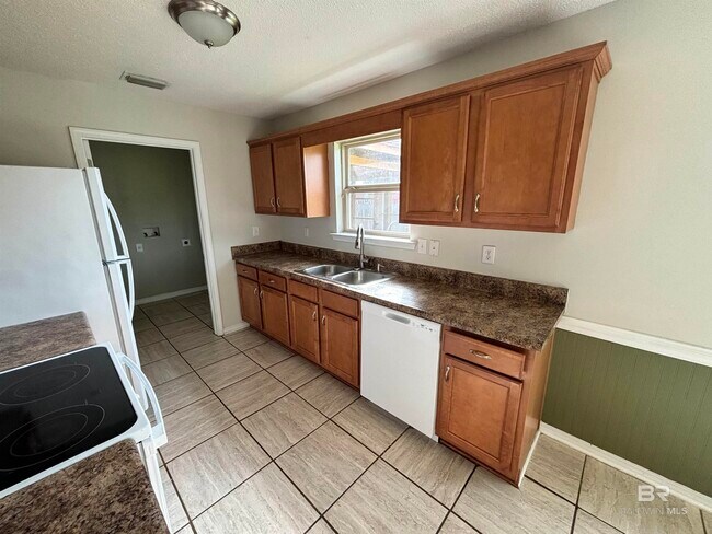 Building Photo - 21711 Bartlett Ln