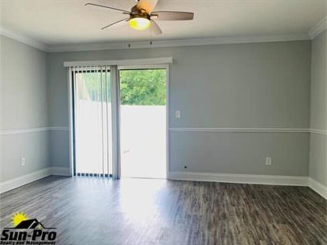 Building Photo - 480 Reed Canal Rd