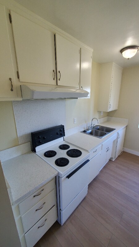 Building Photo - 1230 W Hillandale Ave