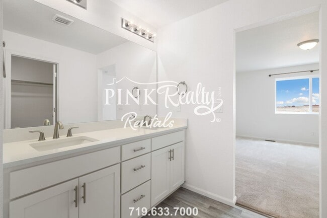 Building Photo - 8033 Buffalo Horn Dr