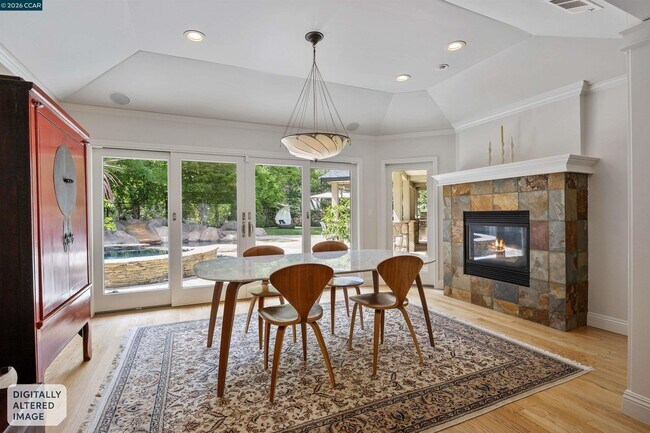 Building Photo - 783 Los Palos Manor