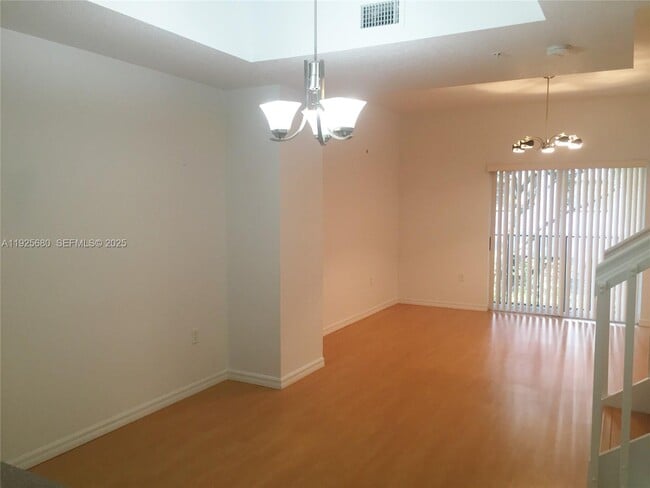 Building Photo - 8940 NE 8th Ave