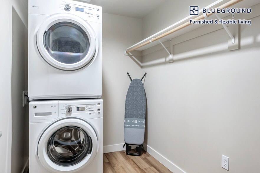 Building Photo - 101 Taylor Ave N