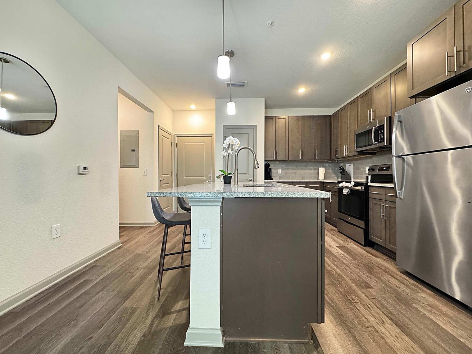 Building Photo - 1515 Flournoy Lp