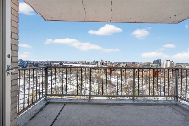 Building Photo - 151 Tremont St