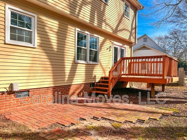 Building Photo - 206 Manassas Dr