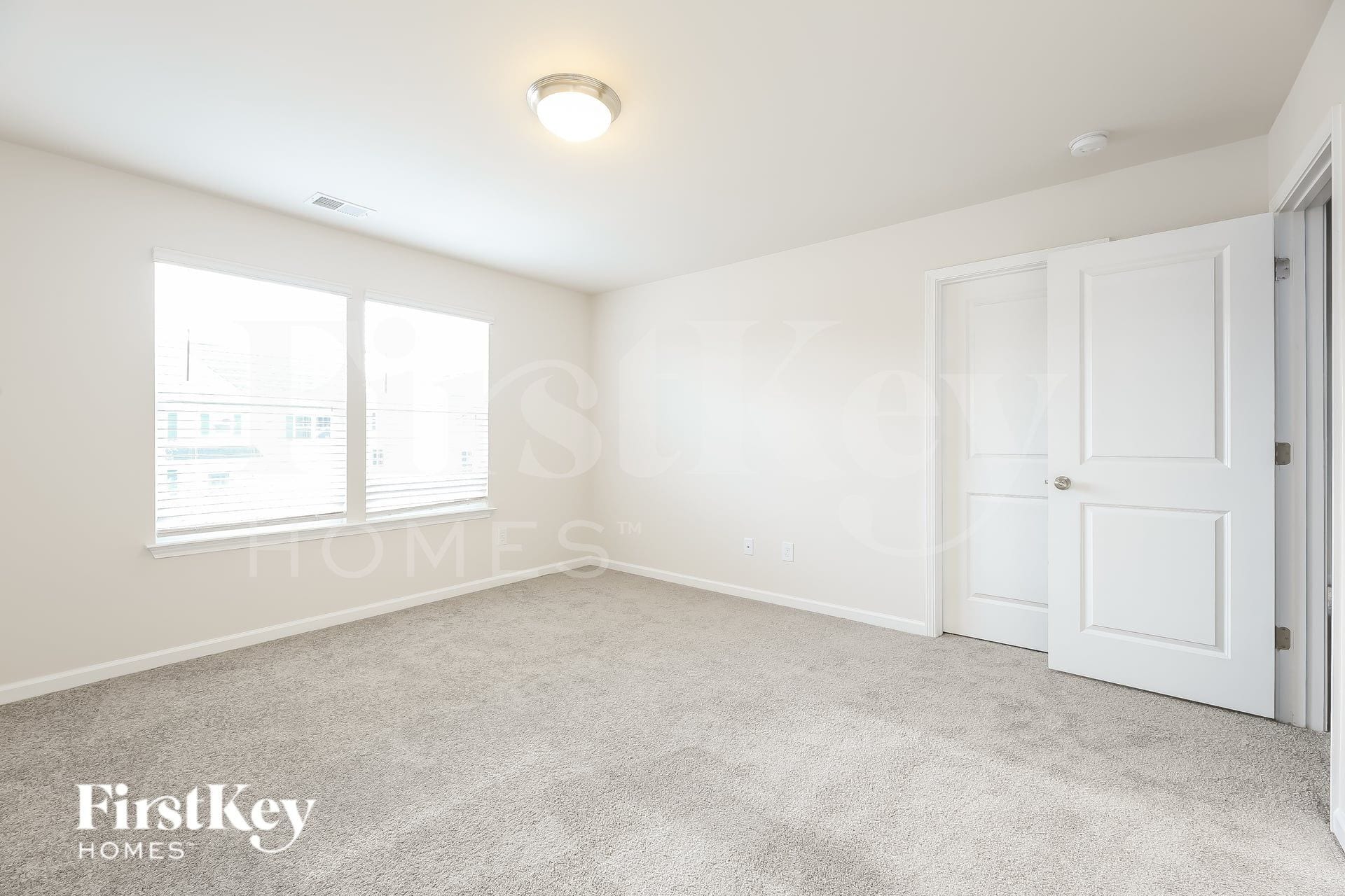 Building Photo - 513 Hillpark Ln
