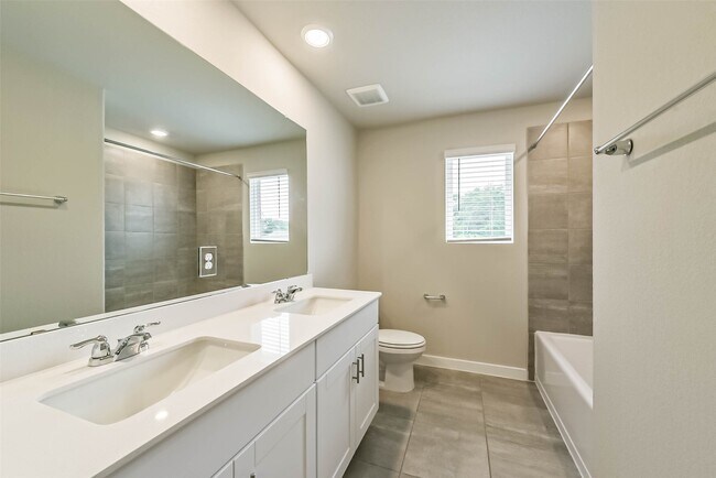 Building Photo - 18602 Etta Pnes Cir