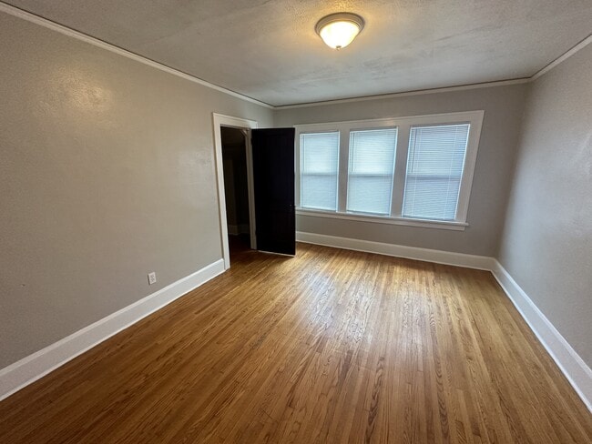 Building Photo - 2108 Oxford St