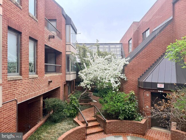 Building Photo - 1080 Wisconsin Ave NW