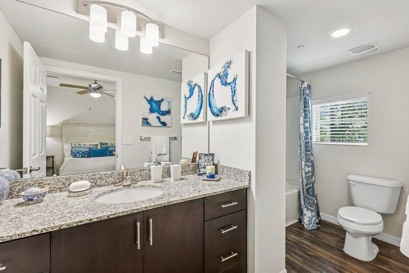 Building Photo - 1090 Quaye Lake Cir