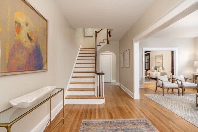 Building Photo - Charming Townhome | 5 Bed | 3.5 Bath | 2,400 Sf | Covered Front Porch & Large Fenced-In Backyard ...